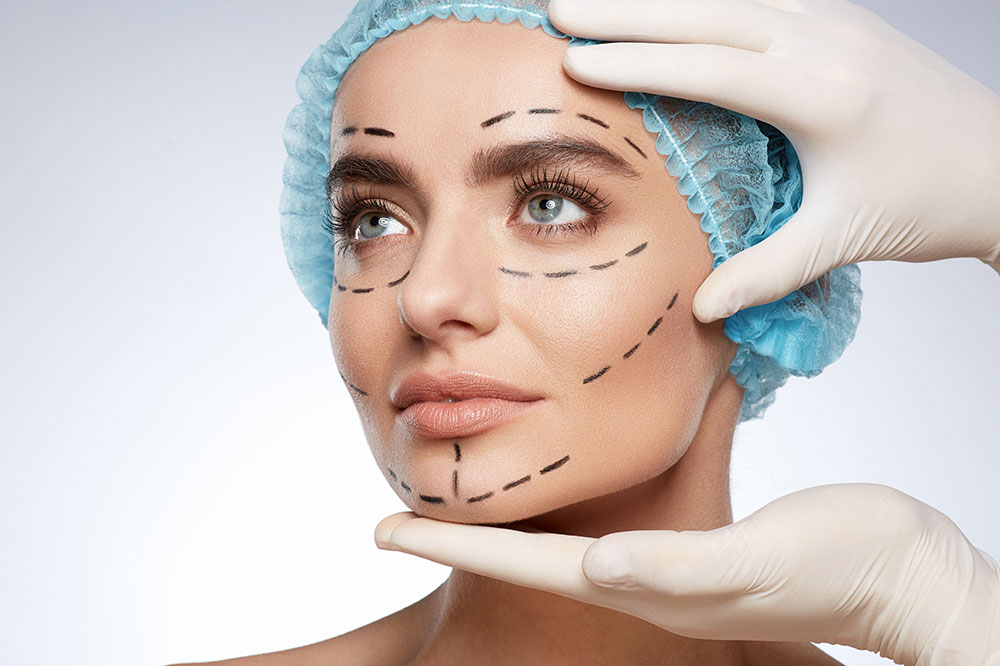 Pros and Cons of Face Plastic Surgeries