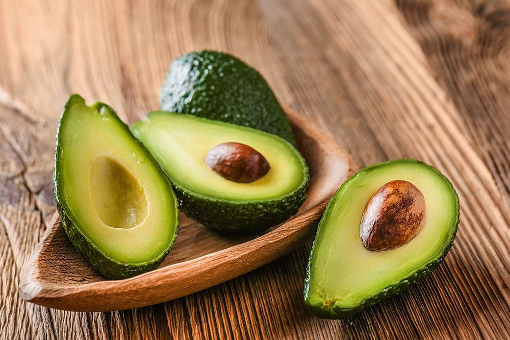 Safe and Unsafe Fruits and Veggies for Cats
