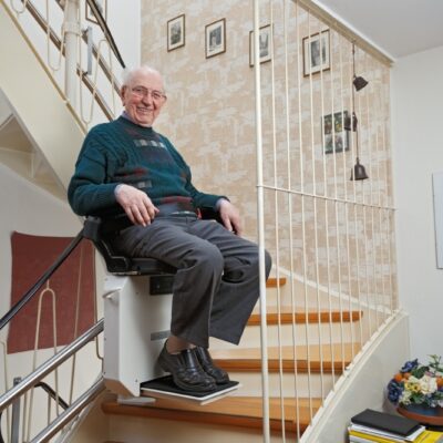 Straight vs. Curved Stairlifts: Which One is Right for Your Home?