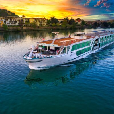 Ocean vs. River Cruises: Which One is Right for You?
